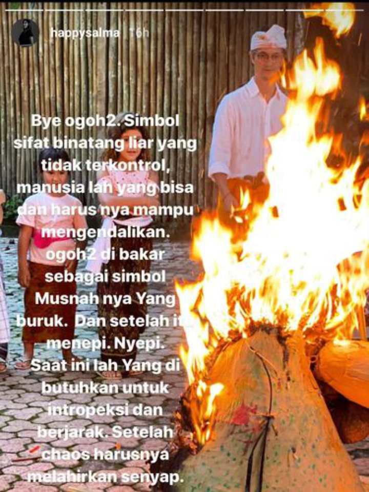 Rayakan Hari Raya Nyepi, Happy Salma Doakan Indonesia dengan Bakar Ogoh-Ogoh