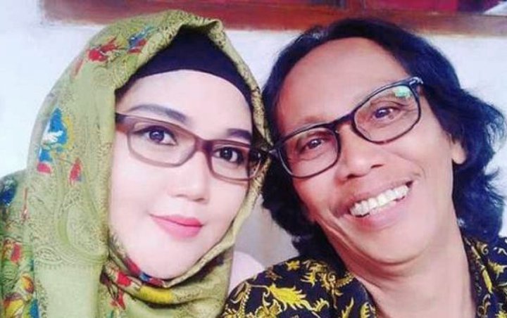 Mandra Tokcer Dikaruniai Bayi di Usia 54 Tahun, Wajah Putih Sang Putra Curi Perhatian