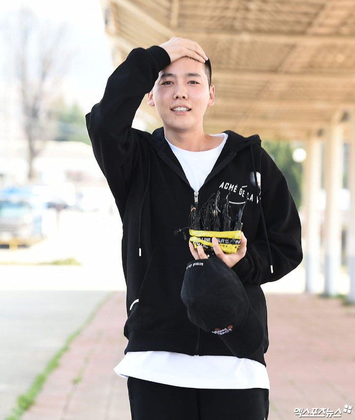 Kim Jin Woo WINNER Berangkat Wajib Militer, Sapa Media dan Ungkapkan Pesan Ini