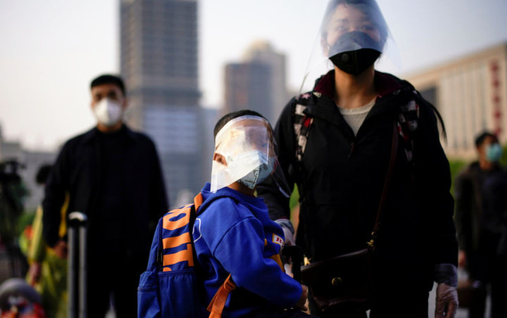 Lockdown Dicabut, Ratusan Warga ‘Tancap Gas’ Tinggalkan Wuhan Usai 11 Minggu Isolasi