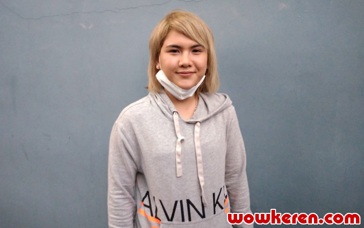 Evelin Nada Anjani Belajar Baca Alquran di Usia 28 Tahun