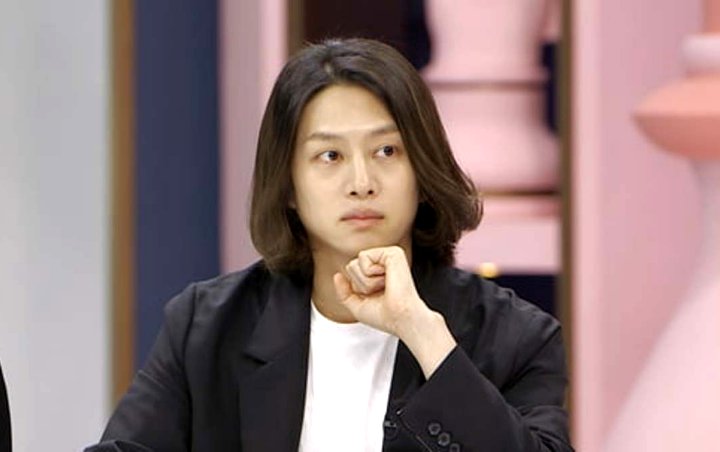 Komentar Soal Sulli dan Hara Dikritik Wartawan, Kim Heechul Emosi dan 'Tampar' Balik