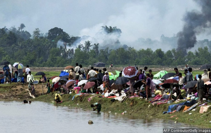 Terdampar di Lautan, Ratusan Pengungsi Rohingya Ditolak Bangladesh