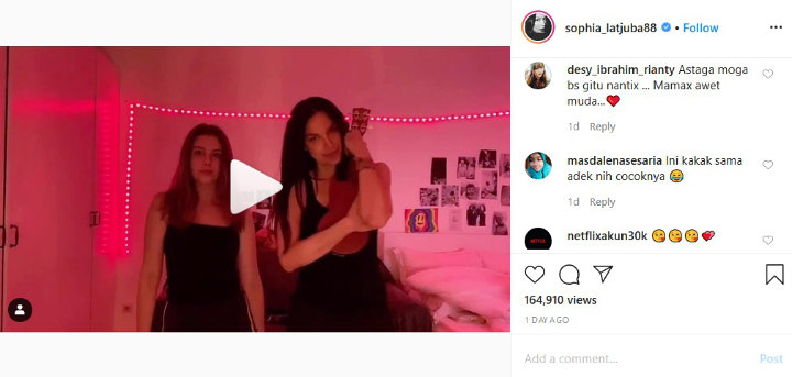 Sophia Latjuba Asyik Joget Sambil Nyanyi Bareng Anak, Netizen: Kayak Kakak Adik