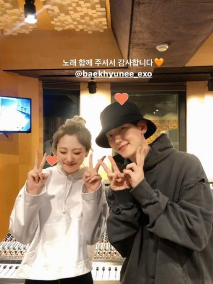 Baekhyun dan Ahn Ji Young BOL4 Pose Unyu Usai Duet Bareng, Netizen Gemas dan Perhatikan Ini