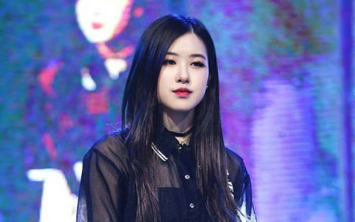 Netizen Kembali Bahas Sikap YG Entertainment yang Dinilai Anaktirikan Rose BLACKPINK