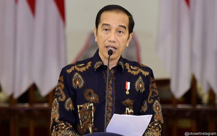 Presiden Jokowi Posting Karikatur Sedang Salat, Ramai Diprotes Salah Kiblat