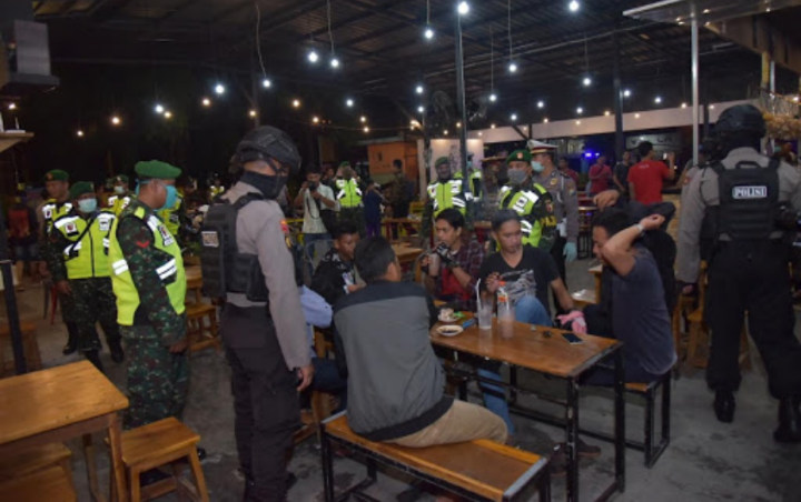 Tak Terapkan Protokol COVID-19, Tempat-Tempat Ini Justru Ramai Dikunjungi Saat PSBB Surabaya Raya