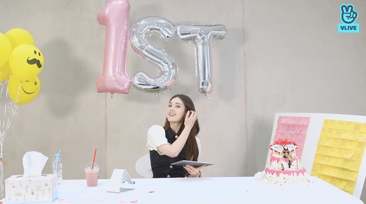 Ulang Tahun Pertama Debut Solo, Jeon Somi Bocorkan Sedang Berencana Syuting MV Untuk Comeback