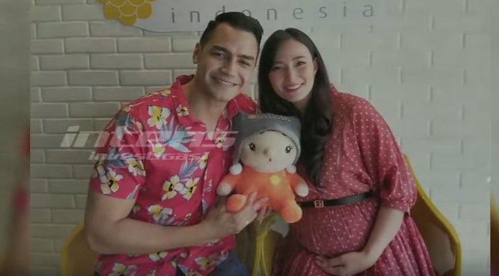 Wawancara Asmirandah-Jonas Rivanno