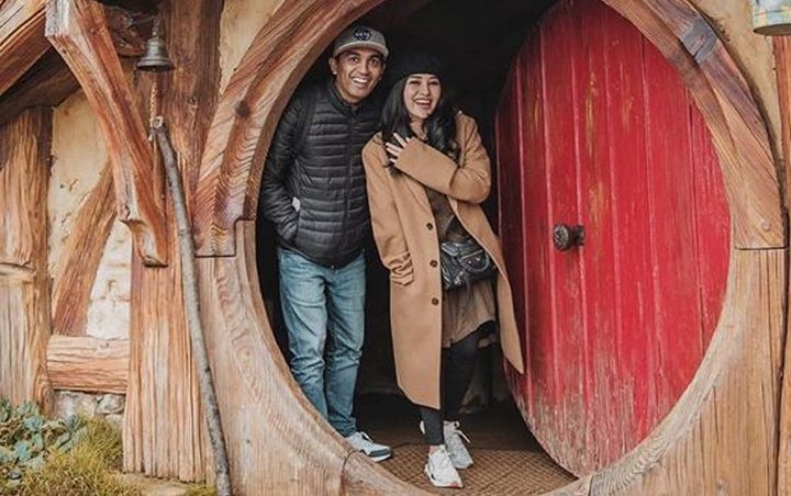 Sepeninggal Glenn Fredly, Mutia Ayu Banting Setir Jualan Kue Artis?