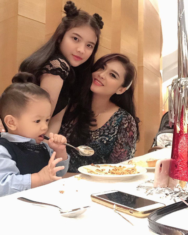 Istri Choky dan Ibu Jasmine, Icha