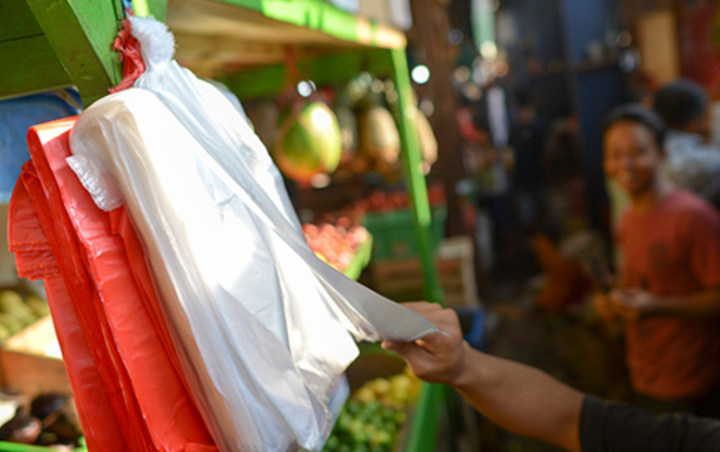 Kantong Plastik 'Diharamkan' di Jakarta Mulai Hari Ini, Pengunjung Pasar Bilang Begini