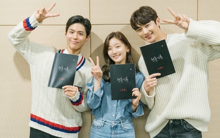 Park Bo Gum, Park So Dam dan Byun Woo Seok Ceria di Sesi Baca Naskah 'Record of Youth'