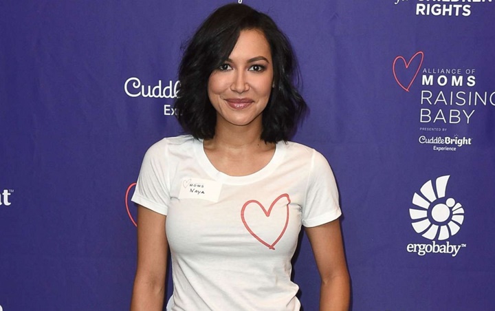Viral Foto Para pemain 'Glee' Bergandengan Tangan di Danau Piru Tempat Jasad Naya Rivera Ditemukan