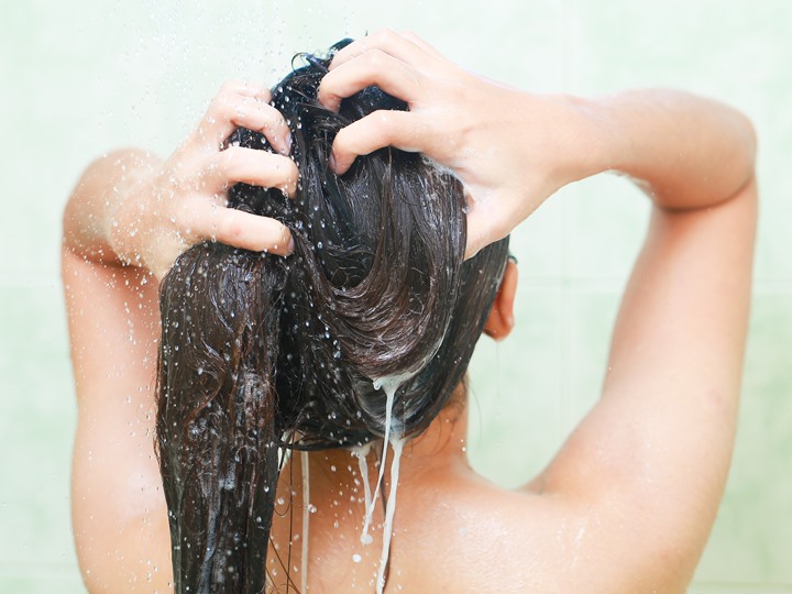 Gunakan Shampo Dan Kondisioner Untuk Rambut Kering