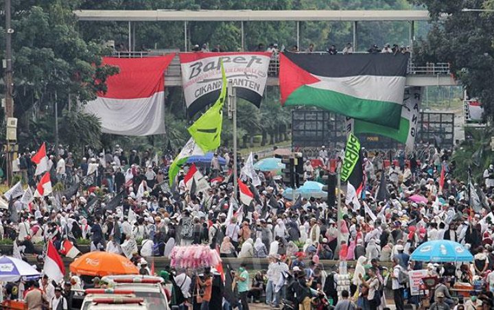 Demo RUU HIP di DPR, Massa PA 212 Juga Tuntut Pemakzulan Jokowi