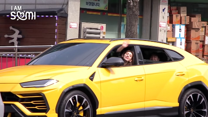 Jeon Somi Soal Lamborghini di Reality Show