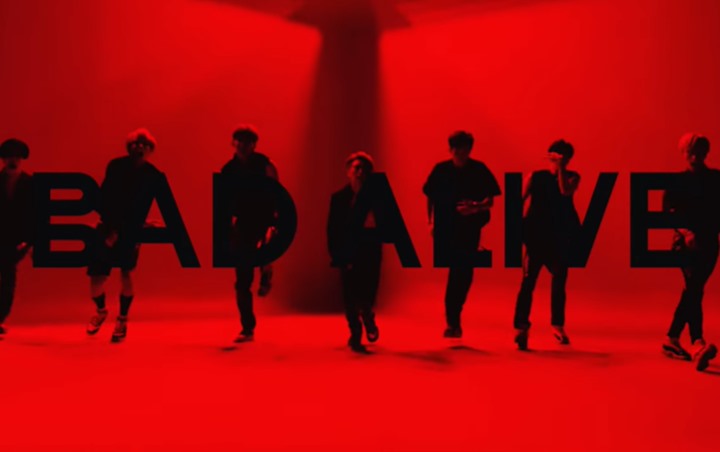 WayV Seksi Bermandikan Cahaya Merah Dalam Teaser MV 'Bad Alive' Versi Bahasa Inggris