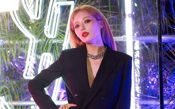 HyunA Cuma Pakai Bra Saat Pamerkan Bodi Seksi dan Ramping Hasil Jalani Pilates