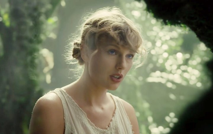 'Folklore' Taylor Swift Jadi Album Terlaris 2020 Meski Tanpa Promosi dan Rilis Dadakan