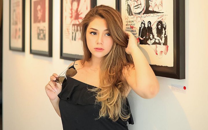 Body Seksi Celine Evangelista Pakai Swimsuit Dinilai Sempurna, Netter: Pemandangan Kalah Indah