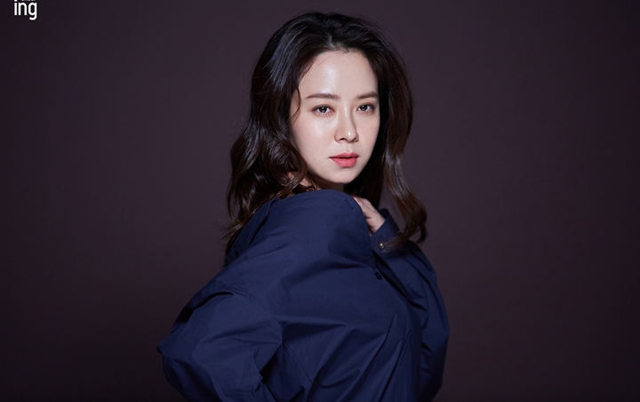 Song Ji Hyo Pamer Kiriman Hadiah Idol Cowok Yang Disayangi, Langsung Ajak Ketemuan