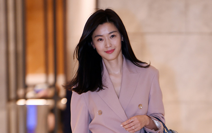 Jun Ji Hyun Seksi dan Mewah di Event Baru, Kecantikan Abadi Dipuji Habis-Habisan