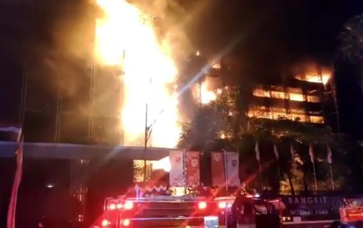 Belum Aman Dan Kondusif, Olah TKP Kebakaran Gedung Kejagung Bakal Tertunda