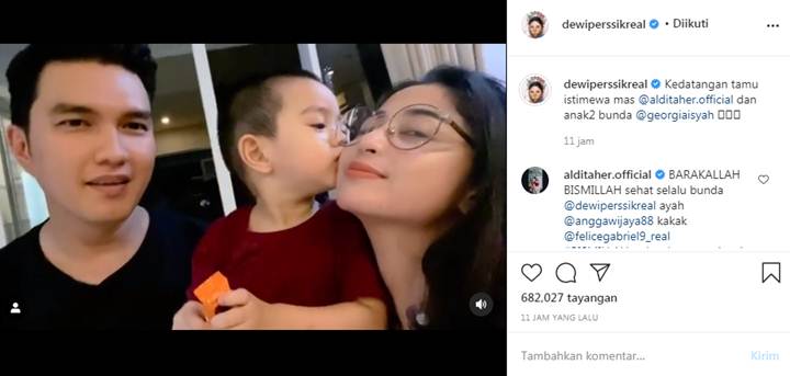 Pamer Akur Meski Sudah Cerai, Dewi Persik Girang Dicium Putra Aldi Taher