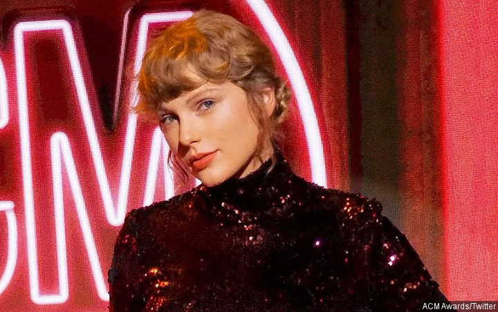 Taylor Swift Bikin Fans Histeris Usai Nyanyikan 'Betty' di ACM Awards 2020