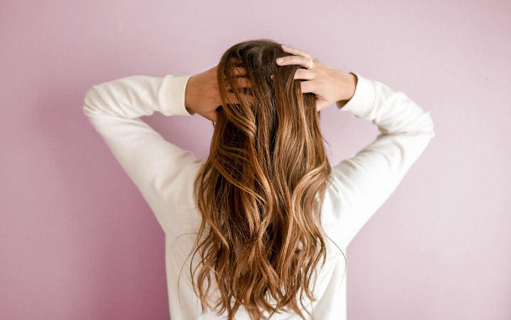 Cegah Rontok Hingga Sehatkan Kulit Kepala, Ini 8 Rekomendasi Shampo Yang Bikin Rambut Cepat Panjang