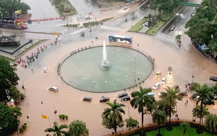 Waduh! Banjir Bisa Tingkatkan Risiko Penularan Corona, DKI Jakarta Sudah Siapkan Solusi?