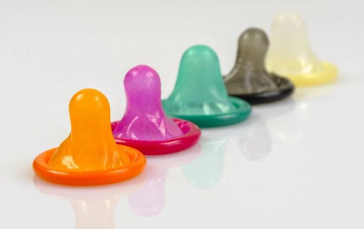 Ngeri! Polisi Amankan 360 Kg Kondom Bekas Siap Dijual Ulang