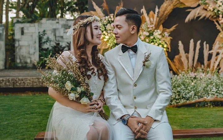 Dory Ngode Cium Nella Kharisma 'Putri Bunga', Caption Berkah Tuhan Disentil Isu Murtad