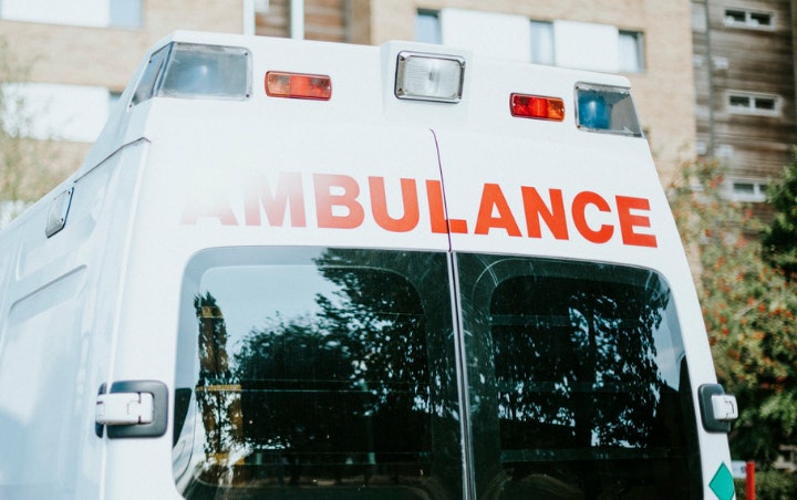 Polisi Klarifikasi Soal Penembakan Ambulans Demo UU Ciptaker di Jakpus
