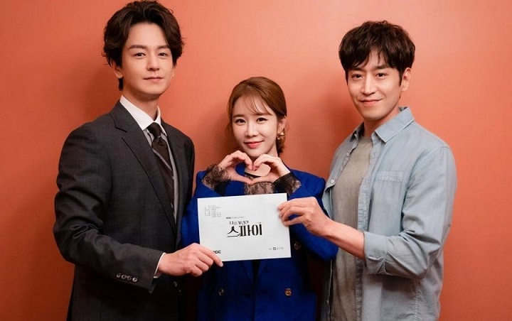 Yoo In Na Terjebak Hubungan Penuh Rahasia dengan Eric dan Lim Ju Hwan di 'The Spy Who Loved Me'