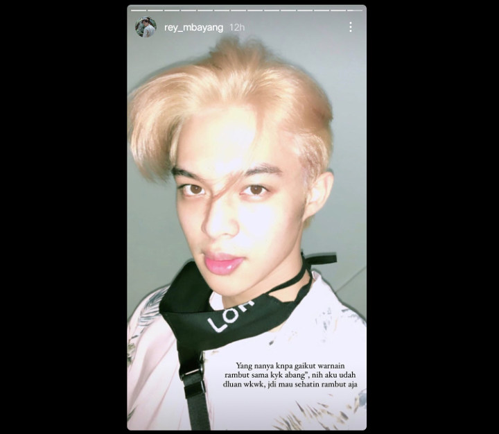 Penampilan Rey Mbayang Pamer Rambut Blonde Bak Oppa Korea Bikin Pangling, Gimana Respon Dinda Hauw?