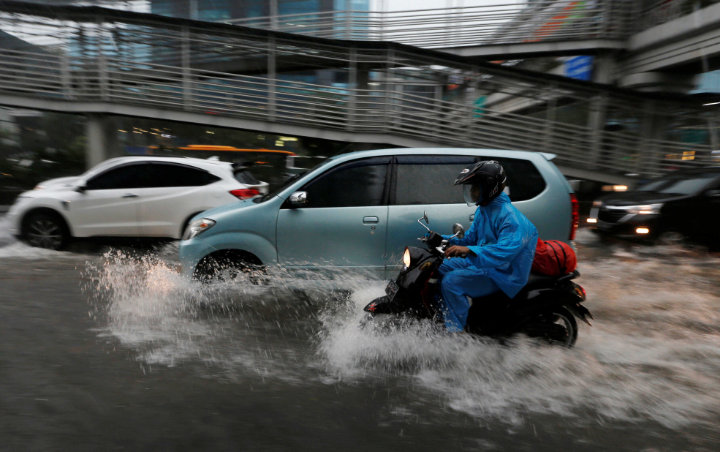 DPRD DKI 'Sentil' Pemprov Soal Banjir: Pembangunan Jalan Diutamakan, Drainase Diabaikan