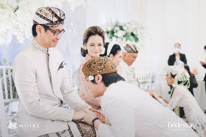 Kevin Aprilio Memohon Restu