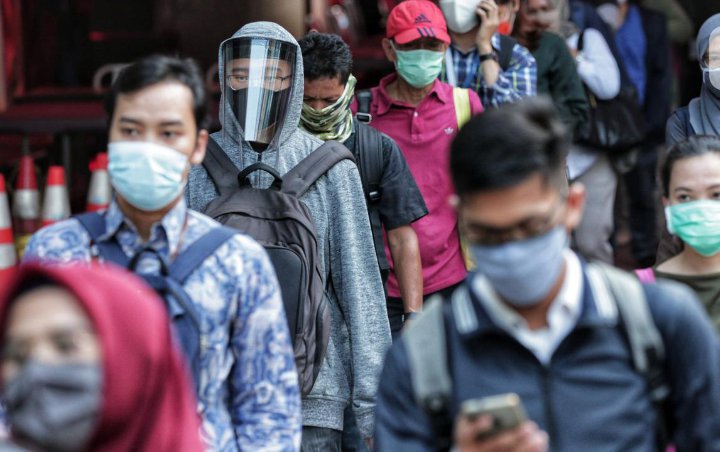 Warga Indonesia Lebih Patuh Pakai Masker Ketimbang Jaga Jarak
