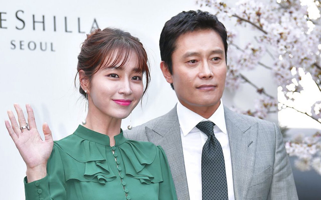 Lee Min Jung Akui Bolak-Balik Tunda Pernikahan dengan Lee Byung Hun, Kenapa?