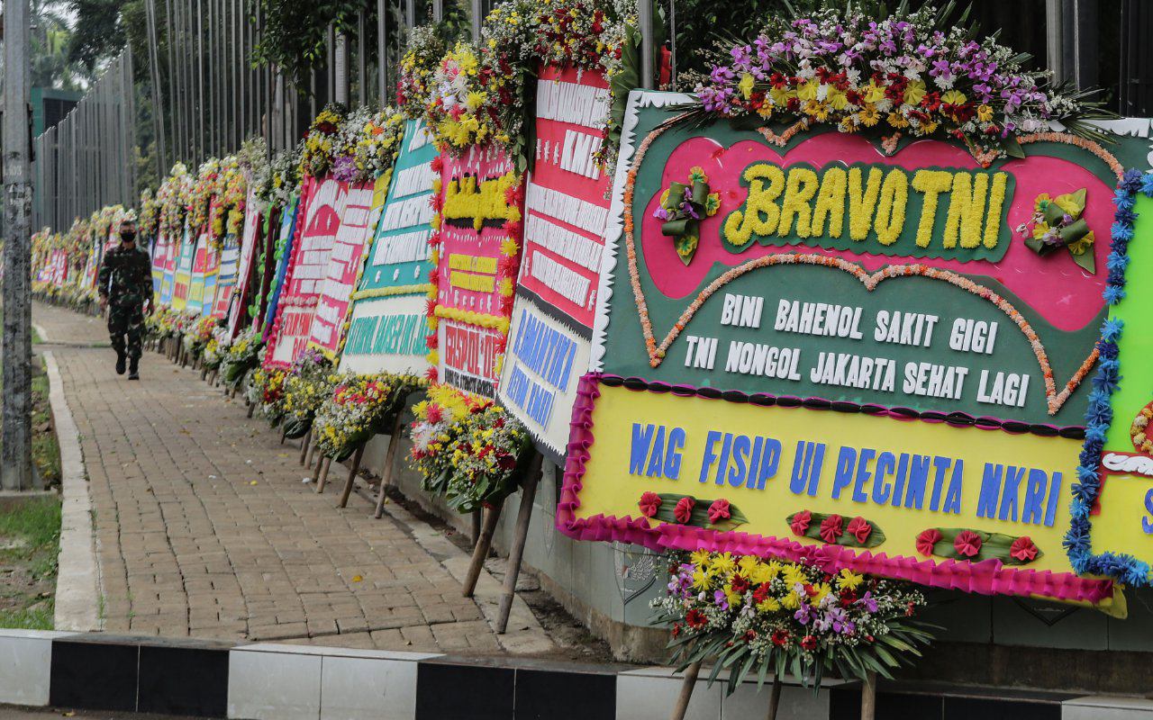 Copot Baliho Rizieq, Kodam Hingga Polda Metro Jaya 'Banjir' Karangan Bunga