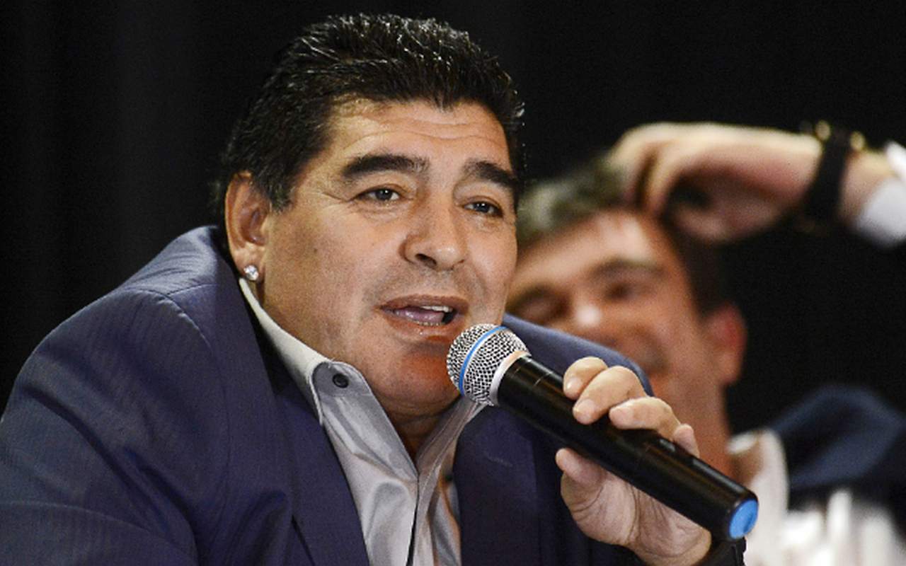 RIP Legend, Diego Maradona Meninggal Dunia Akibat Serangan Jantung