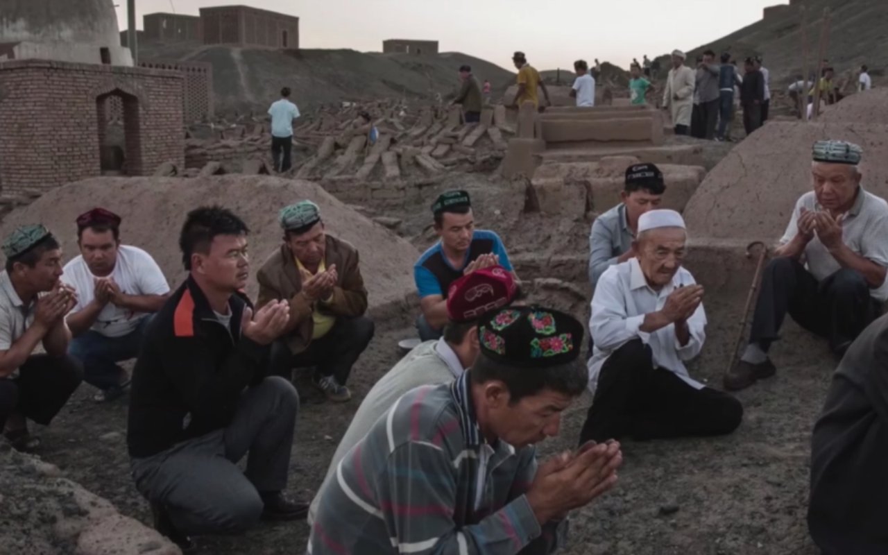 Paus Fransiskus Sebut Muslim Uighur Teraniaya, Ini Kata Tiongkok