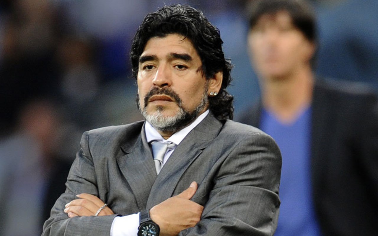 FIFA Diminta 'Pensiunkan' Nomor 10 untuk Hormati Mendiang Diego Maradona
