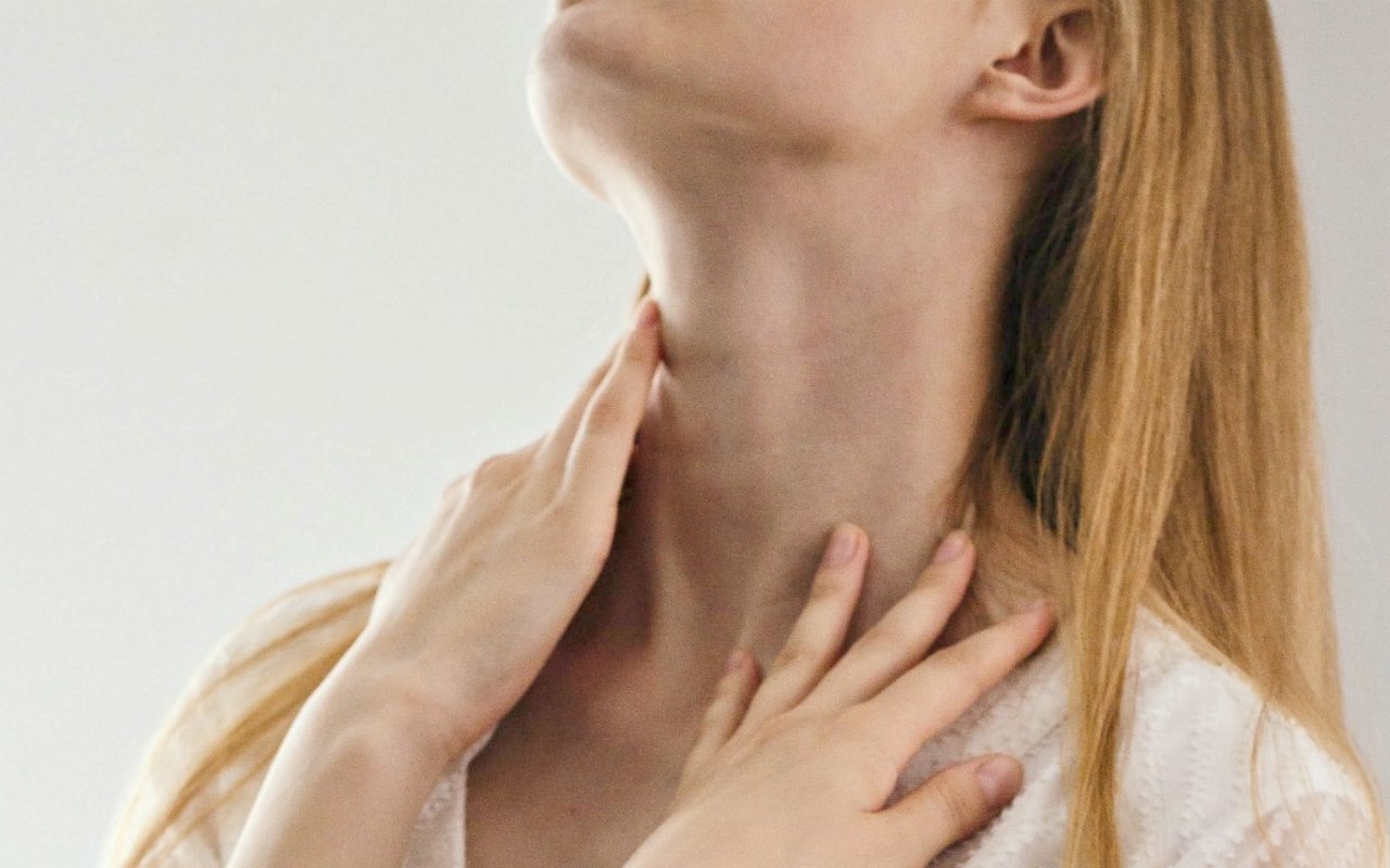 Penampilan Jadi Makin Oke, Lakukan 7 Cara Mudah Ini Untuk Menghilangkan Kerutan di Leher