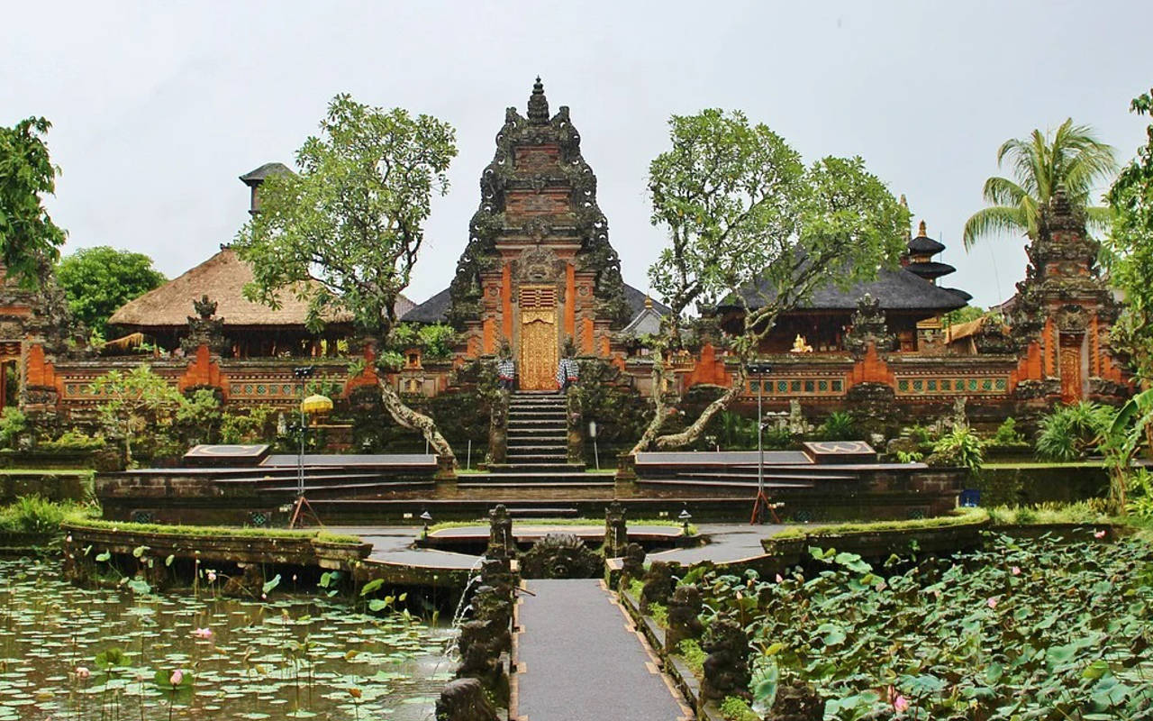 Pulihkan Sektor Wisata, Menhub Siapkan Fasilitas Khusus untuk 5 Bali Baru