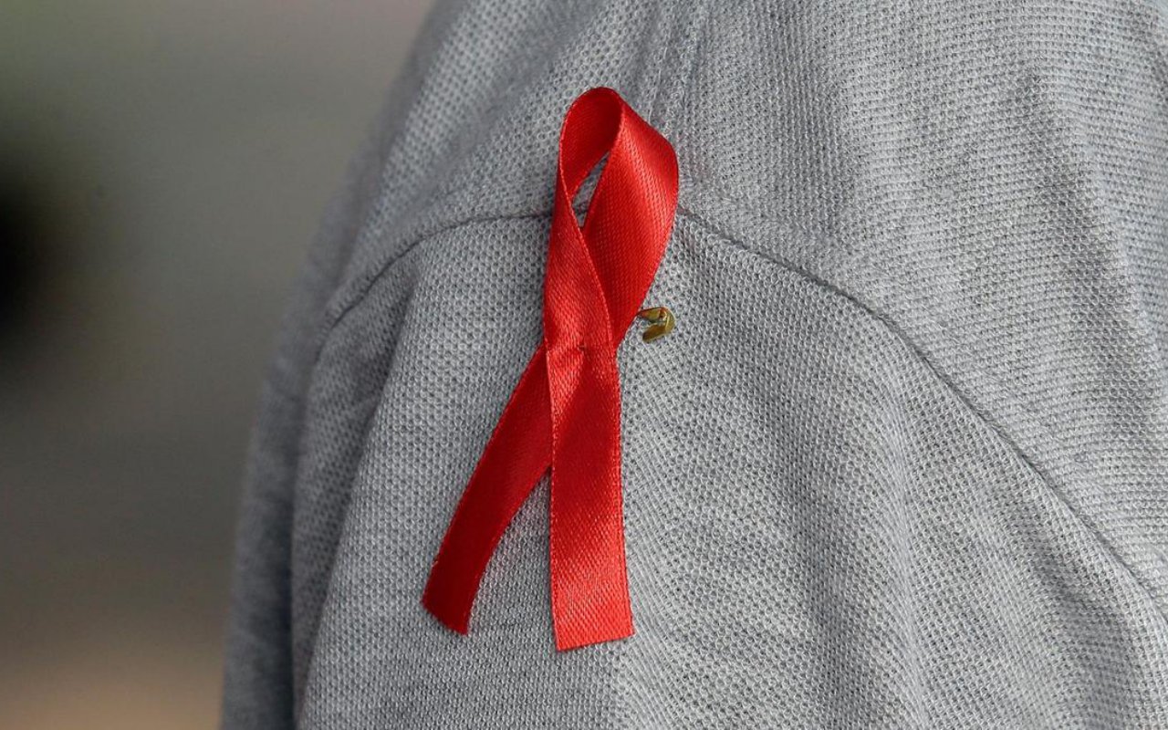 Mengenal Makna Pita Merah Sebagai Simbol Hari AIDS Sedunia