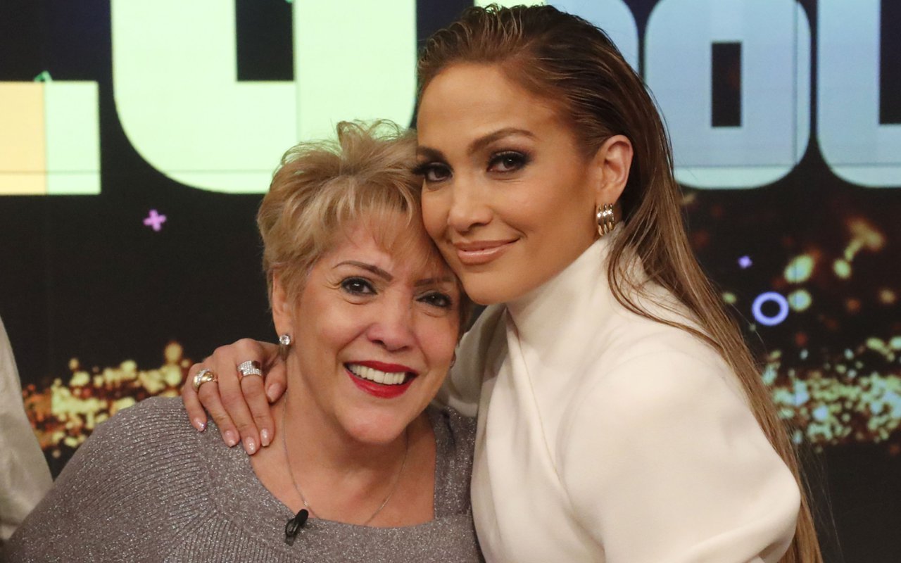 Wajah Cantik dan Awet Muda Ibu Jennifer Lopez di Usia 75 Tahun Bikin Kaget